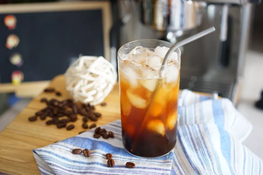 你的冰美式咖啡加多少冰?