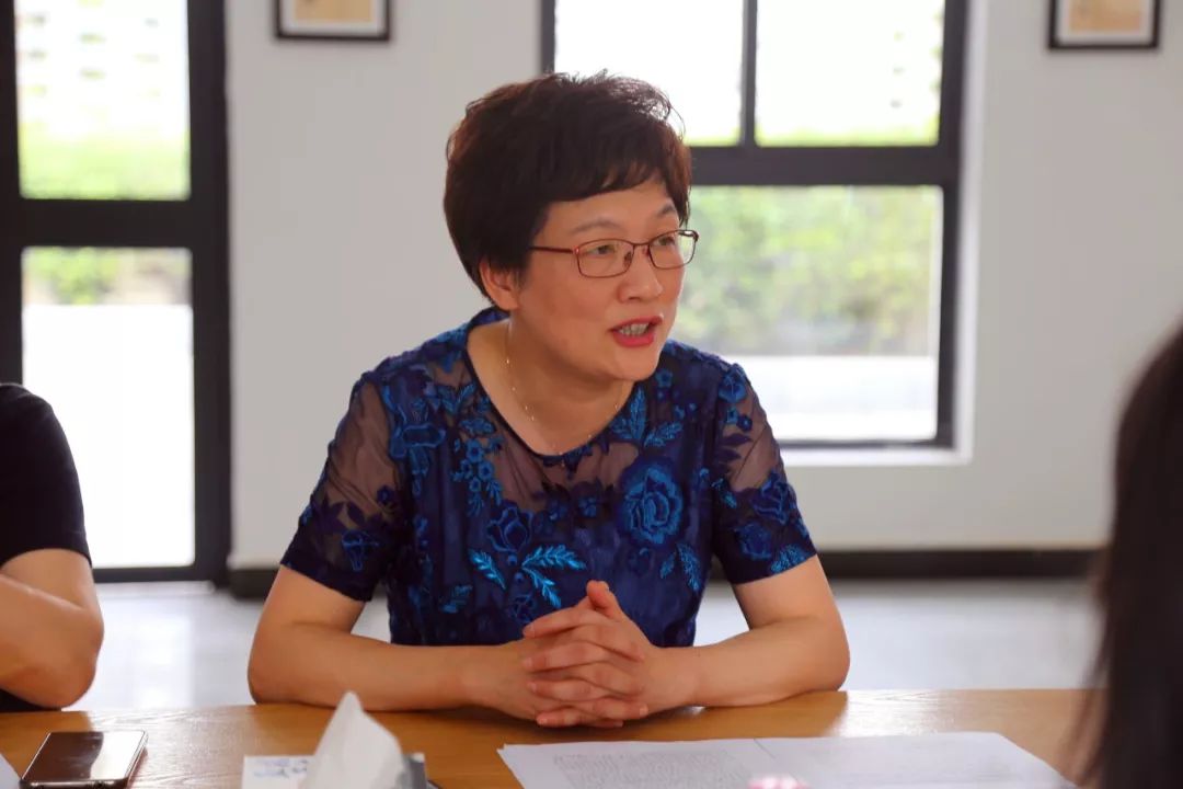 中国妇女报来我区调研看看他们关注了什么