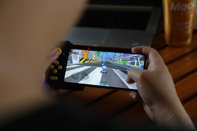 手机能用手柄操作的游戏 31c356a527c04df6a8aa7c0a6f8996ec.jpeg