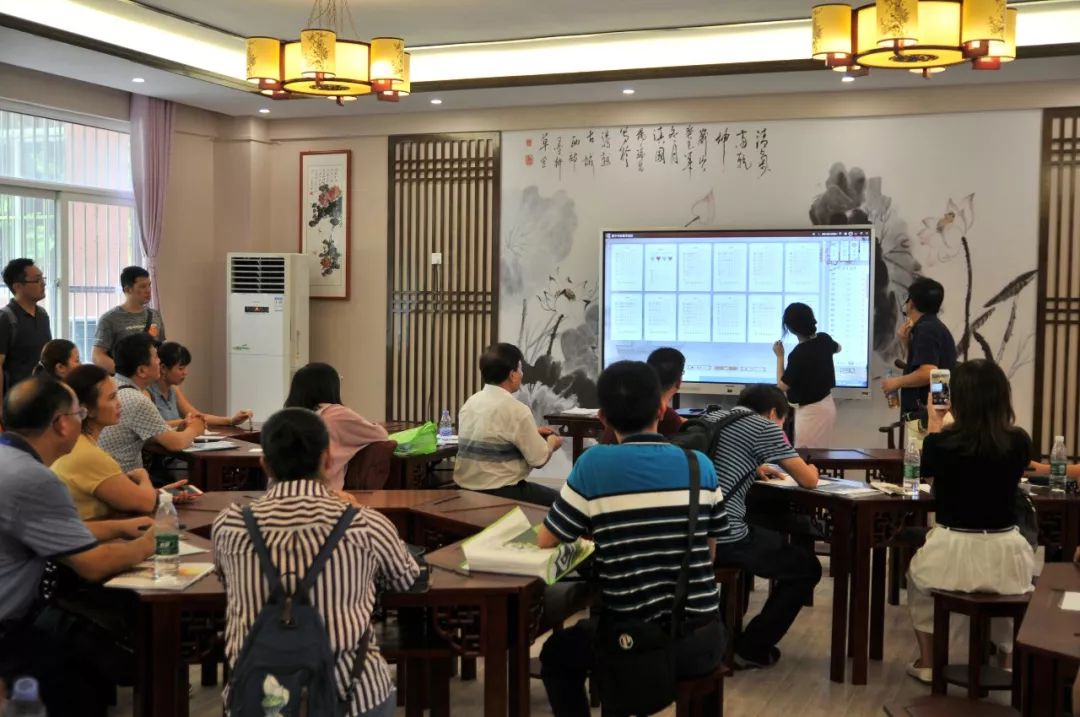 感受它们带给教育教学和学校管理的巨大变化