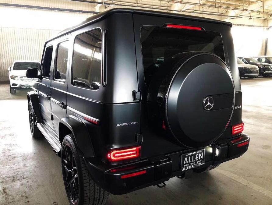 最炫酷奔驰G级越野车来了!土豪金内饰+酷黑外