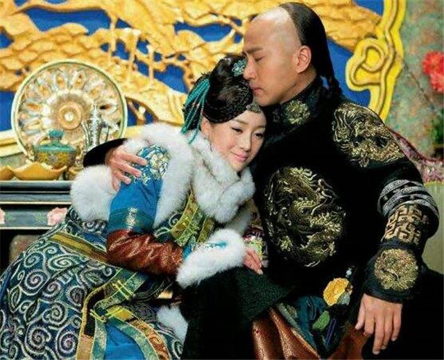 皇帝龙袍上共绣九条龙,为何只找到八条,第九条藏哪里 e世博网址