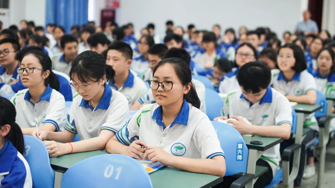 学长开讲走进四川仁寿一中南校区共建智慧校园