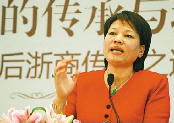 又一女首富破产!靠摆地摊起家赚800亿,今负债500亿风光不再 凯发网址