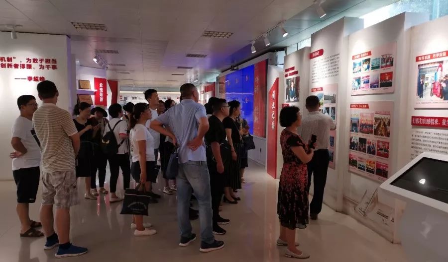 省职业教育双师型培训班教师一行莅临亿星集