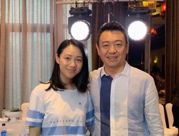 他曾是央视帅气男主持 三婚终于获甜蜜 结婚7年恩爱依旧 杨柳