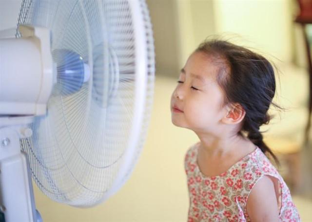                     夏天再热，这些“昏招”也别给孩子用！对身体伤害着实不小