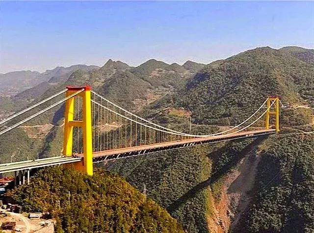 它是世界第一高悬索桥