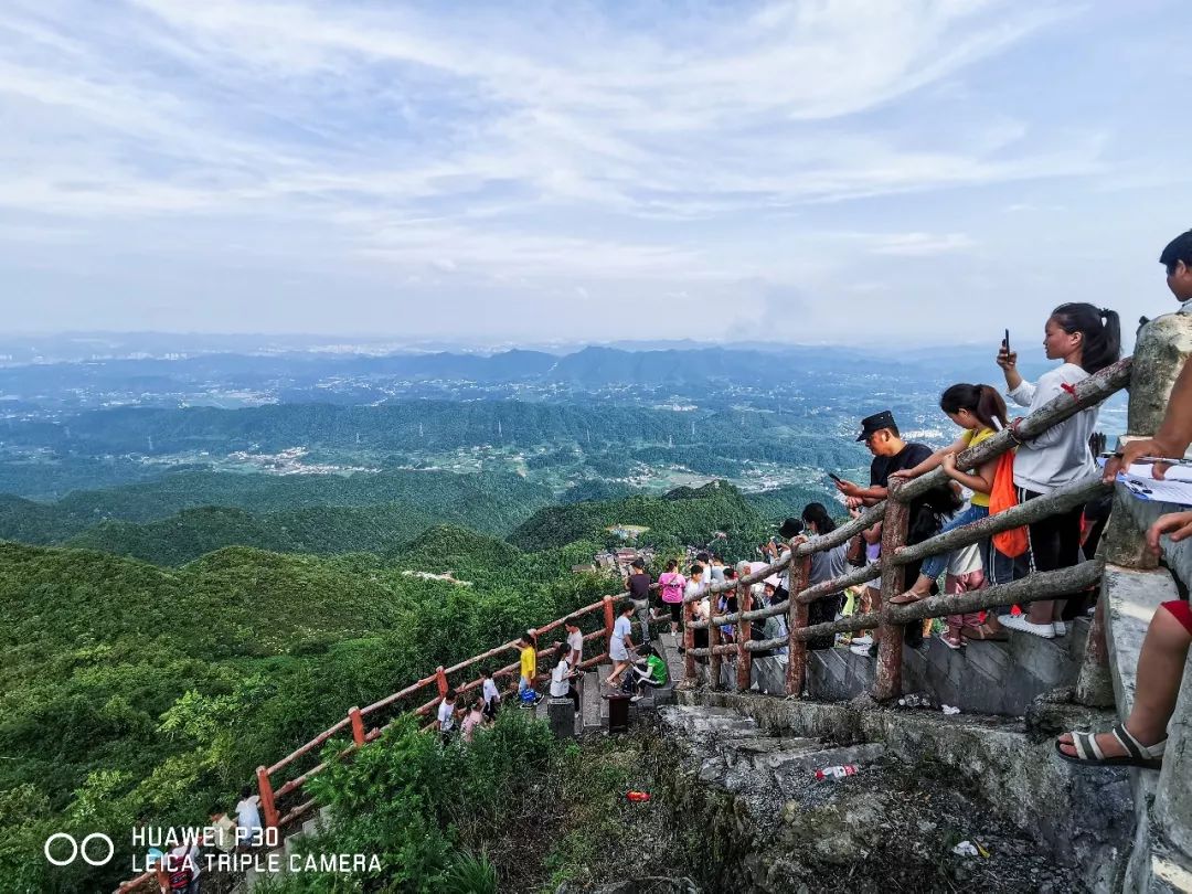 遵义金鼎山庙会十二时辰:人从众