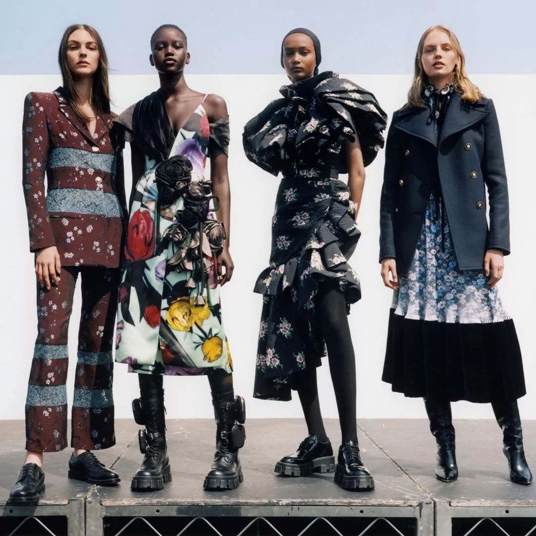 白癜风女模Winnie Harlow跻身2010年代最伟大