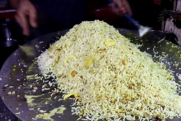 米饭怎么炒才是金黄色 97c32e39fc9646e59351a27e8c40796a.jpeg