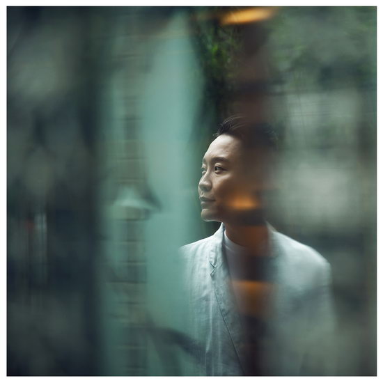 李玉刚原创新作《长春》献歌家乡 网友:帅气满