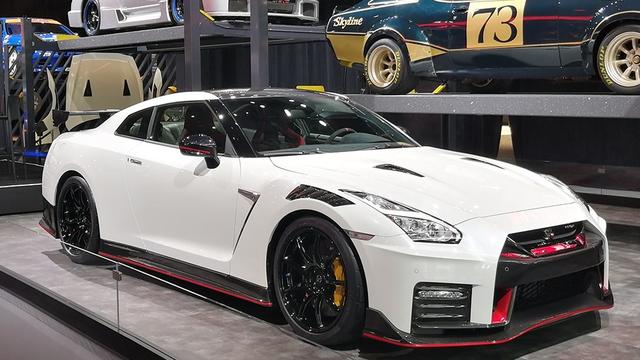 纽约车展,日产推出新款gtr nismo和gtr 50周年纪念版,nismo版本较现款