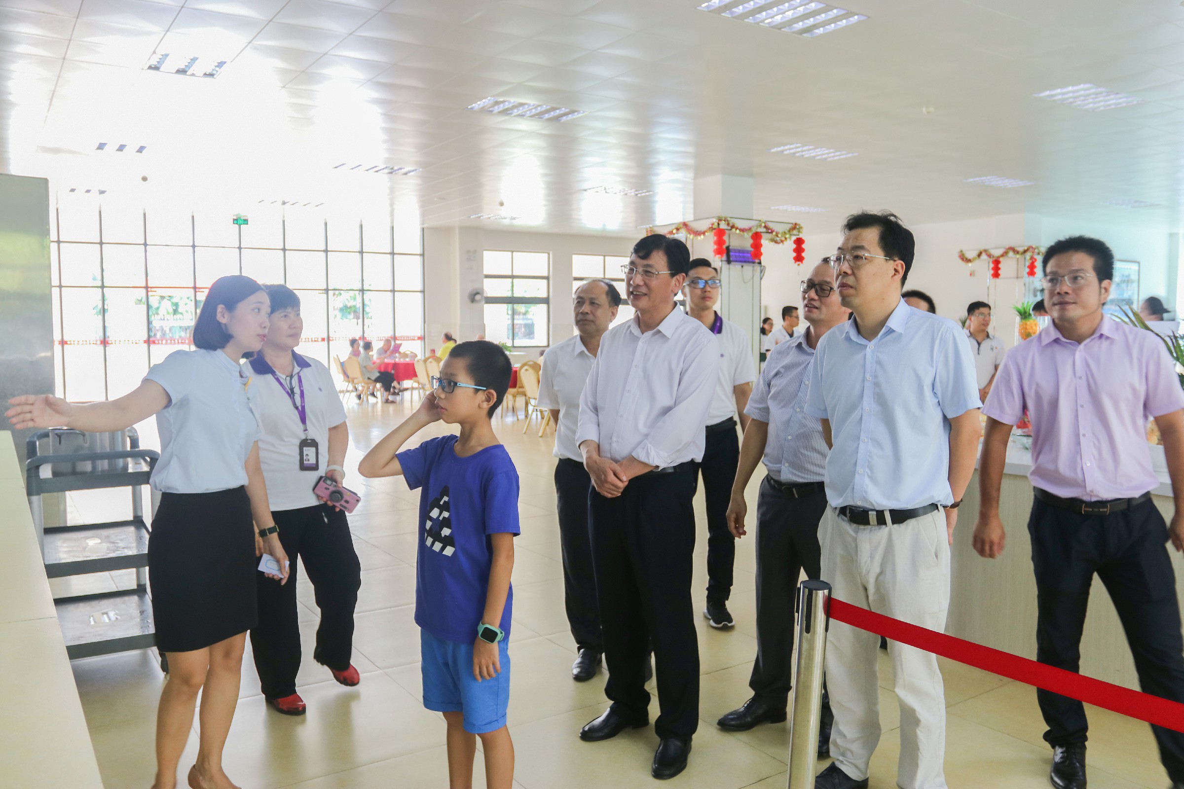 黄石市民政局党组书记,局长鲁友年一行莅临市养老中心