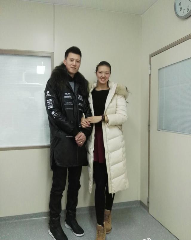 张常宁身高在家中排第4!哥哥2米01爸爸1米95,未婚夫2米10_吴冠希
