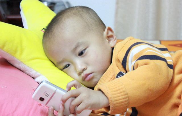                     儿科医师：孩子睡觉时，有这3个“坏毛病”，将来难长高个