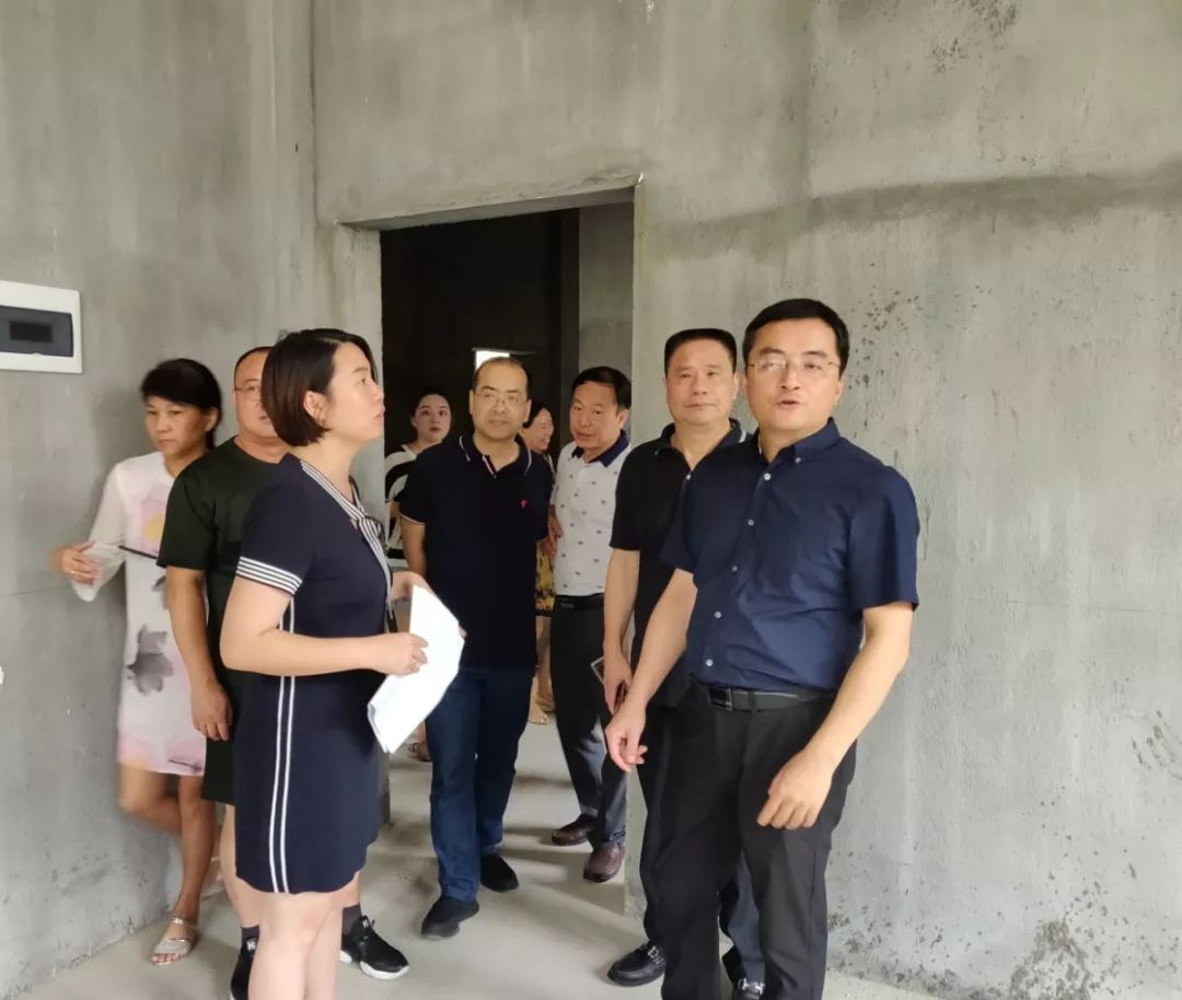 【村社动态】区长王强实地调研宏利社区1 5 x社区 邻里中心建设推进