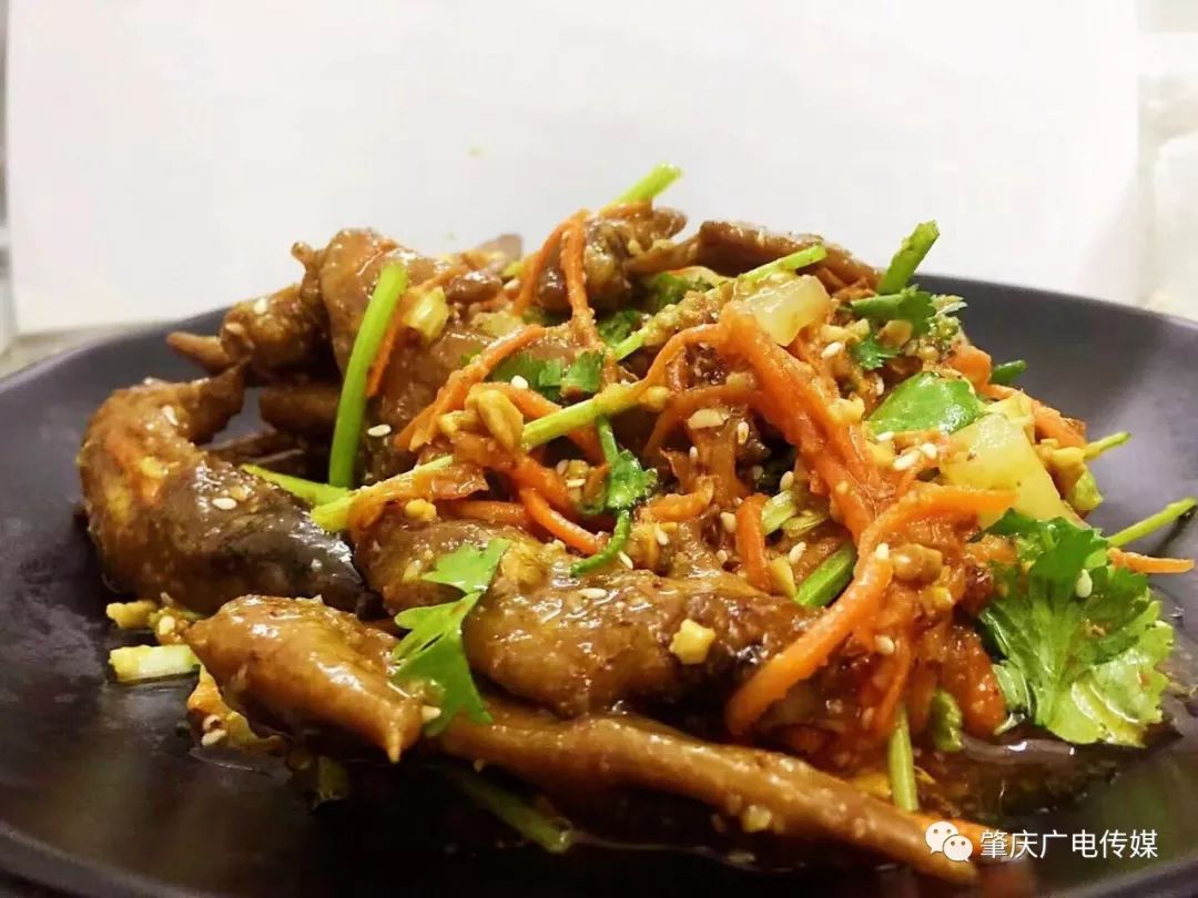 4 食凉拌如果不点鸭头就好似食了假的凉拌,可见这是每一个钟意食凉拌