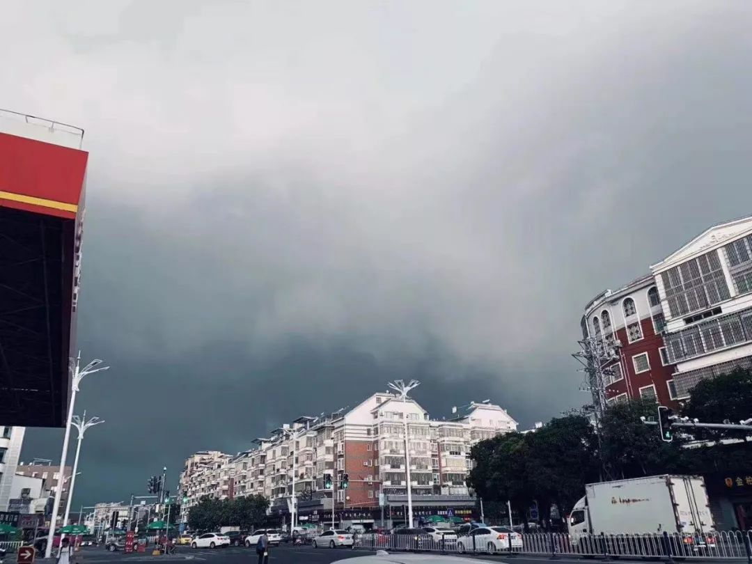 同安被淹!厦门暴雨雷电警报!高温 热雷雨继续