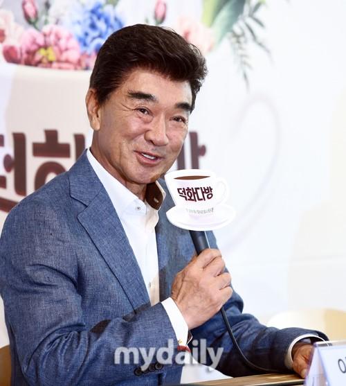 mdphoto韩国艺人李德华参加kbs德华茶房节目发布会