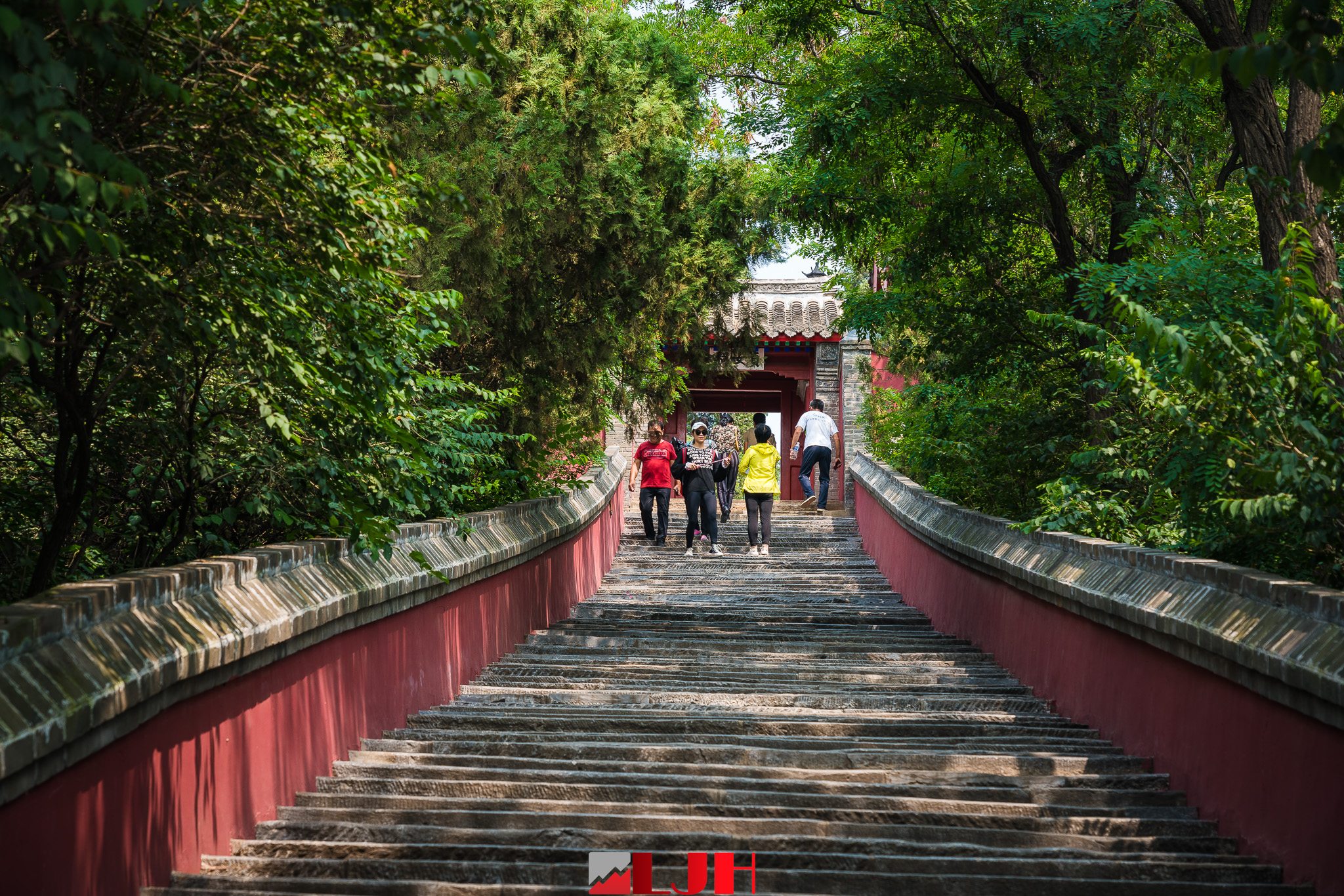 山海關孟薑女廟，哭長城的故事流芳百世 旅遊 第3張