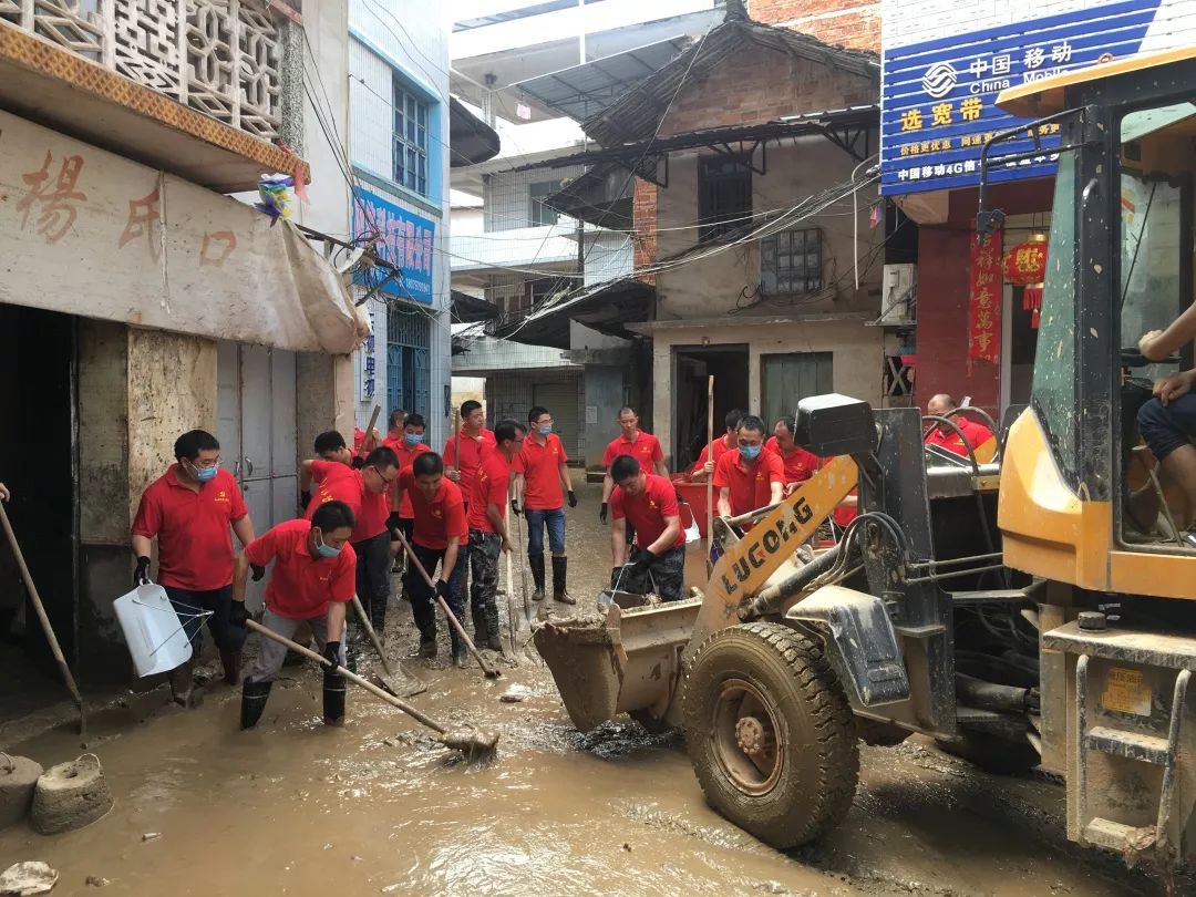 为支援九堡做好灾后重建 7月21-22日,谢坊镇积极响应瑞金市委号召,镇