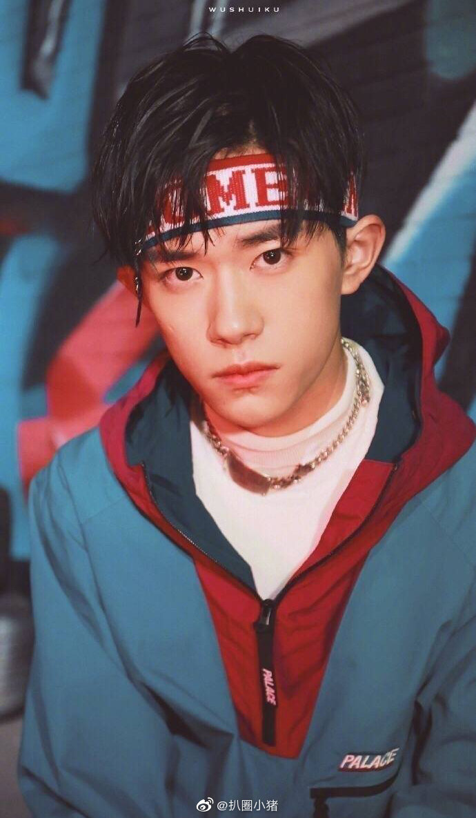 发带帅哥易烊千玺气质绝美惹人心动