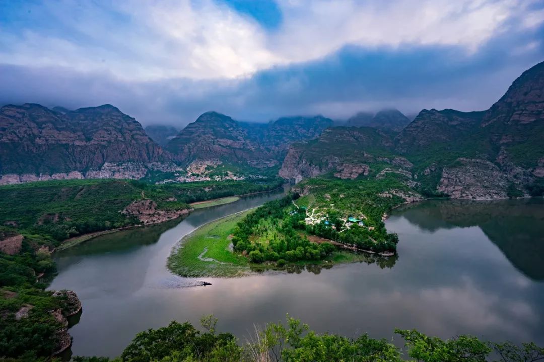 永定河峡谷 又称官厅山峡,幽州峡谷 原住民稀少 地址:河北省