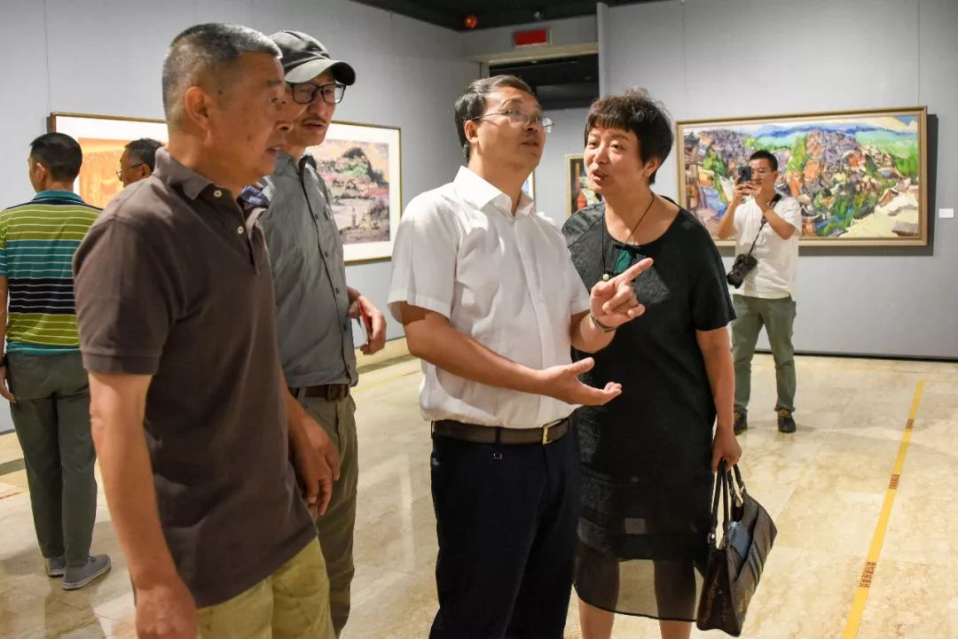 展厅现场到场嘉宾合影贵州师范大学副校长罗永祥先生致辞并宣布展览