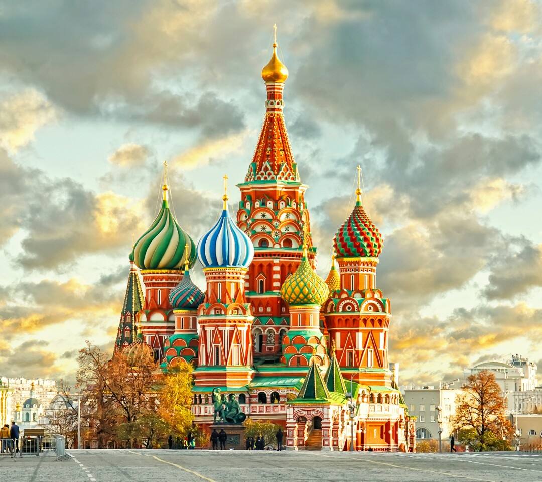 莫斯科拥有众多名胜古迹,是历史悠久的克里姆林宫所在. .
