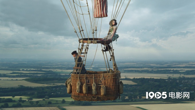 电影《热气球飞行家》延档 霍金夫妇再战颁奖