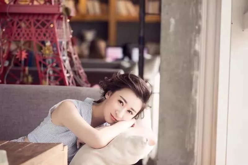 FM87.7《经典导读》 网易云音乐主播曹梦为您