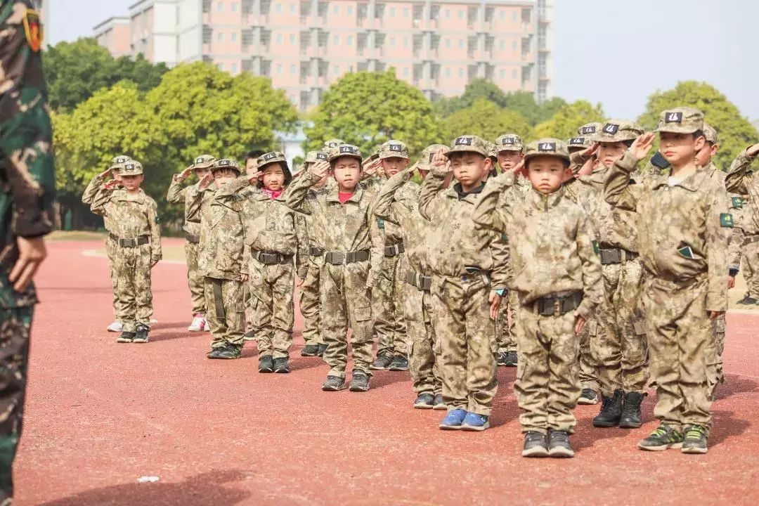 少年特种兵南部战区少年特种兵夏令营火爆来袭