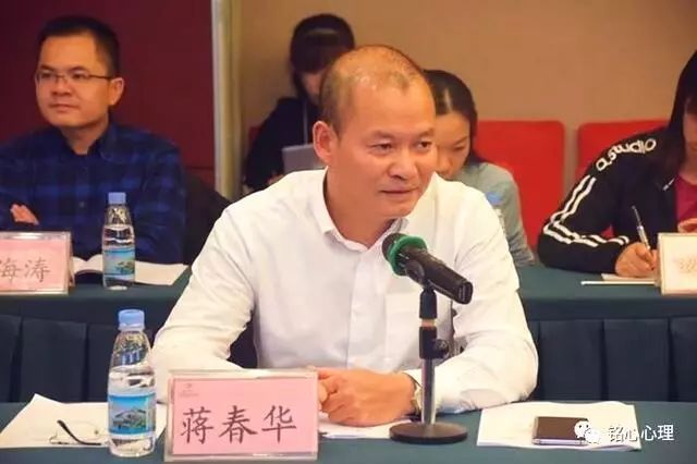 阳朔县委书记 蒋春华何新明,男,汉族, 1964年2月出生,广西兴安县人
