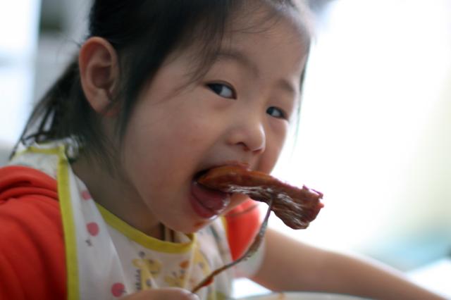                     孩子“性早熟”越来越多！是黑名单上这些食物，透支了孩子的骨龄