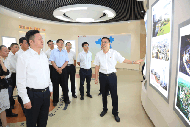 中建集团副总经理党组成员中建股份副总裁周勇赴中建四局调研
