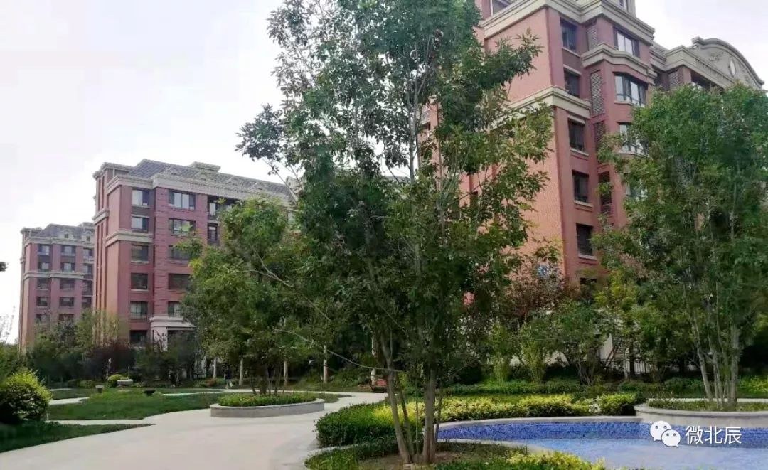 悦林名邸社区东至新峰路,西至高峰路,南至南仓道,北至天康路,共17栋
