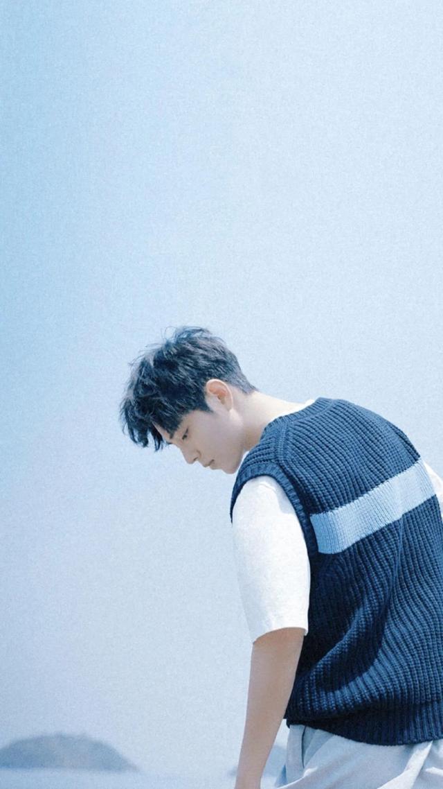 肖战手机壁纸丨宝藏男孩的治愈性微笑,帅气!超级暖