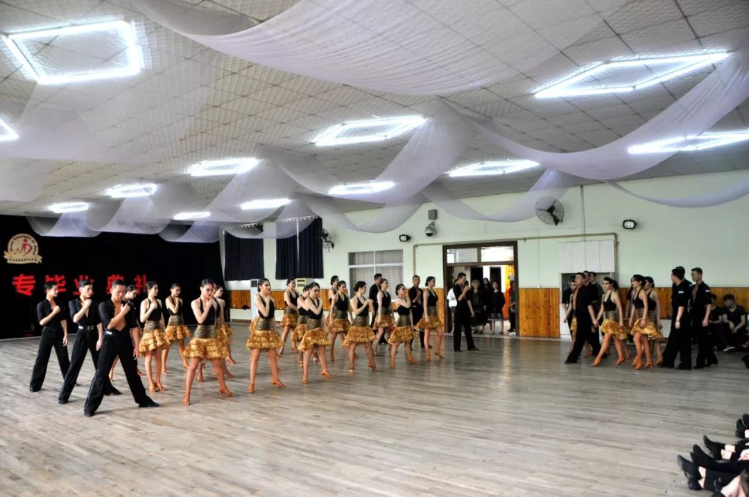 武汉体育舞蹈艺术学校大专进修部2019级新生报名开始