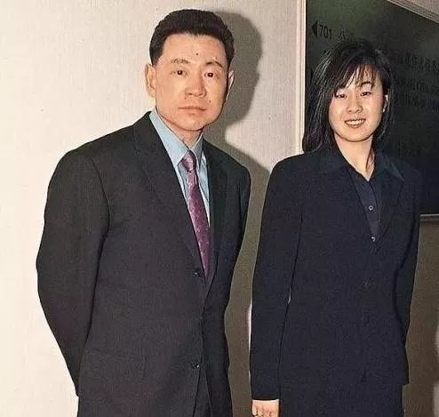 她这是把豪门当跳板了?