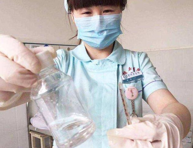                     孩子水银中毒怎么办？不小心打破温度计，家长要知道怎么正确处理