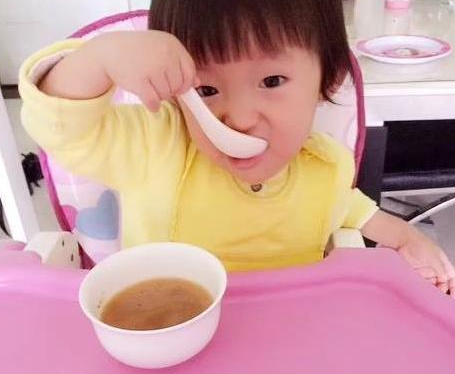                     9岁女孩发育停止，只因家长常做这3件事，医生：别不当回事儿