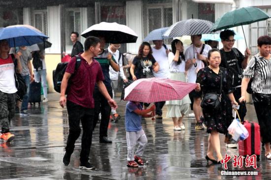 全国多地有35℃以上高温天气 局地最高气温可达40℃ 88必发客户端