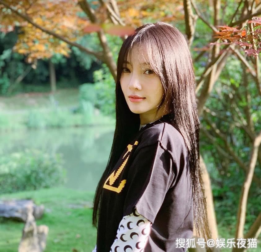 李小璐越活越年轻?换空气刘海嫩如十八少女,贾乃亮怎么看 金沙网站官方网站