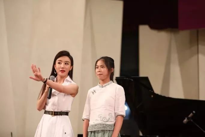 此次古筝讲座分别由青年古筝演奏家崔杉,白洋和程皓如老师担任主讲.