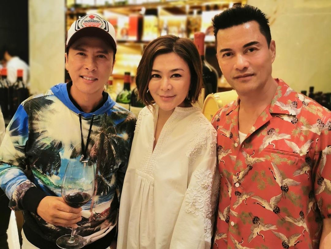 甄子丹一家合体庆生 关之琳脸僵向华强夫妇等现身