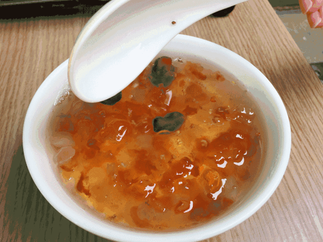 猪蹄银耳并不能补充胶原蛋白,它才是真正的美