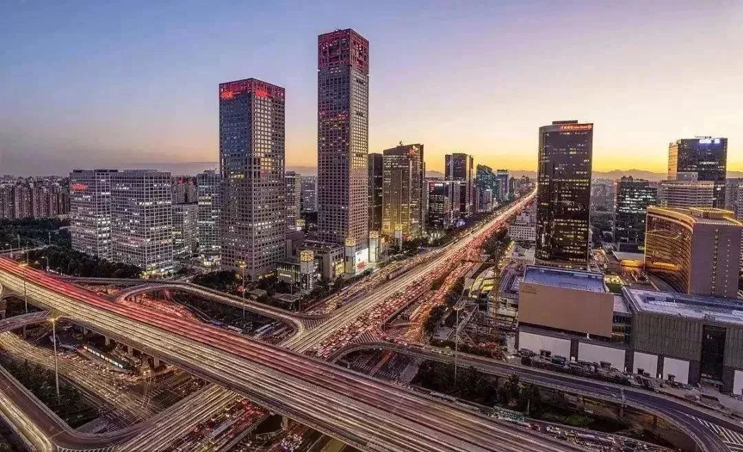 因为北京长安街沿线的建筑限高是250米,北京银泰中心就以249.