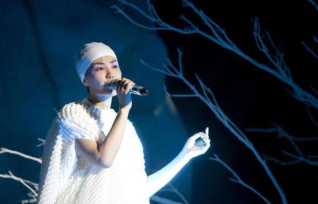 鄭秀文成第三個在紅館開100場演唱會的女歌手，王菲都沒做到過 娛樂 第5張
