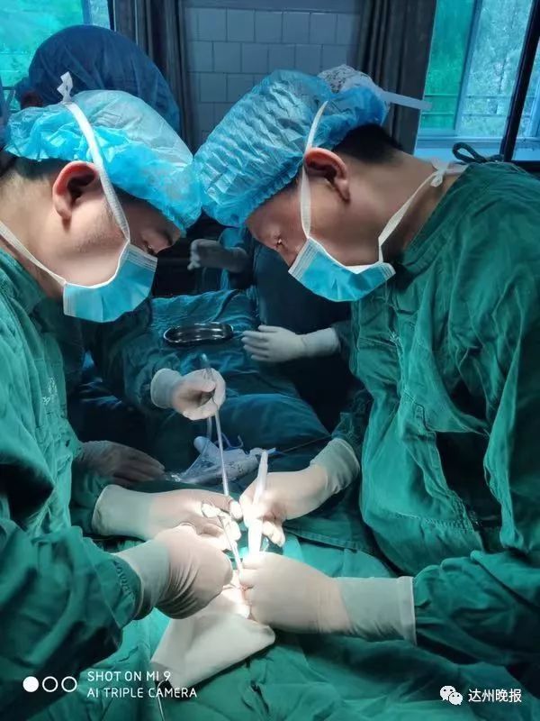                     达州年轻妈妈发现刚出生宝宝不对劲，在场所有人都惊呆了！